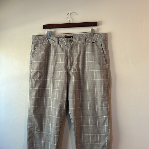 Grey Plais Travis Mathew Pants Size 38 - Picture 12 of 13